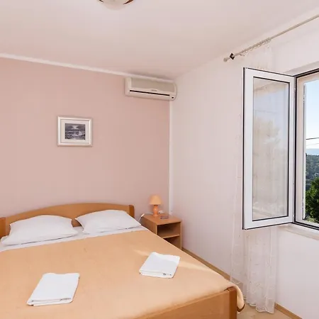 & Katarina Gostinjska kuća